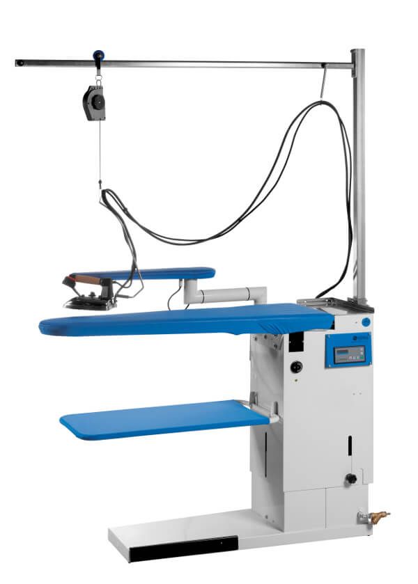 Tavoli F2 AR serie "Monza" di F3 Fumagalli, regolabile in altezza